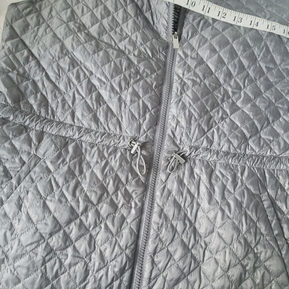 NWT Chicos Zenergy Reversible Striped Quilted Puffer Vest Womens Size 1 M Gray - Picture 10 of 16